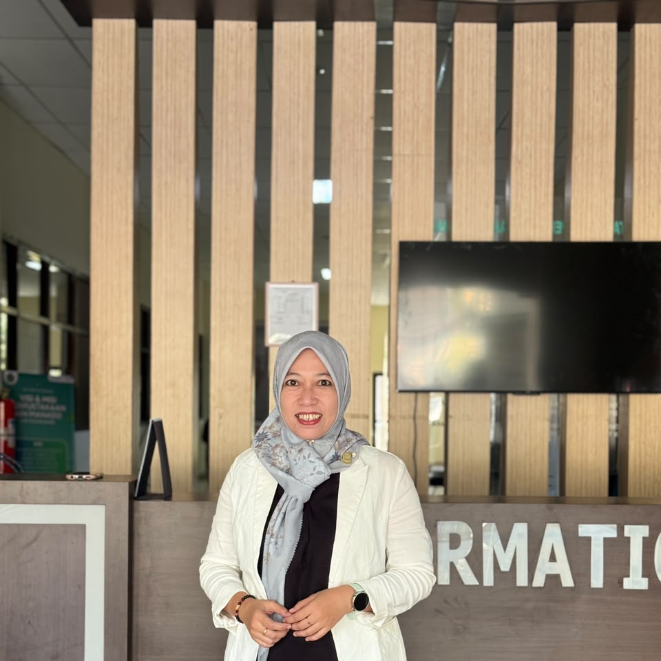 Dr. Andi Mukarramah Nagauleng, S.S., M.Pd.